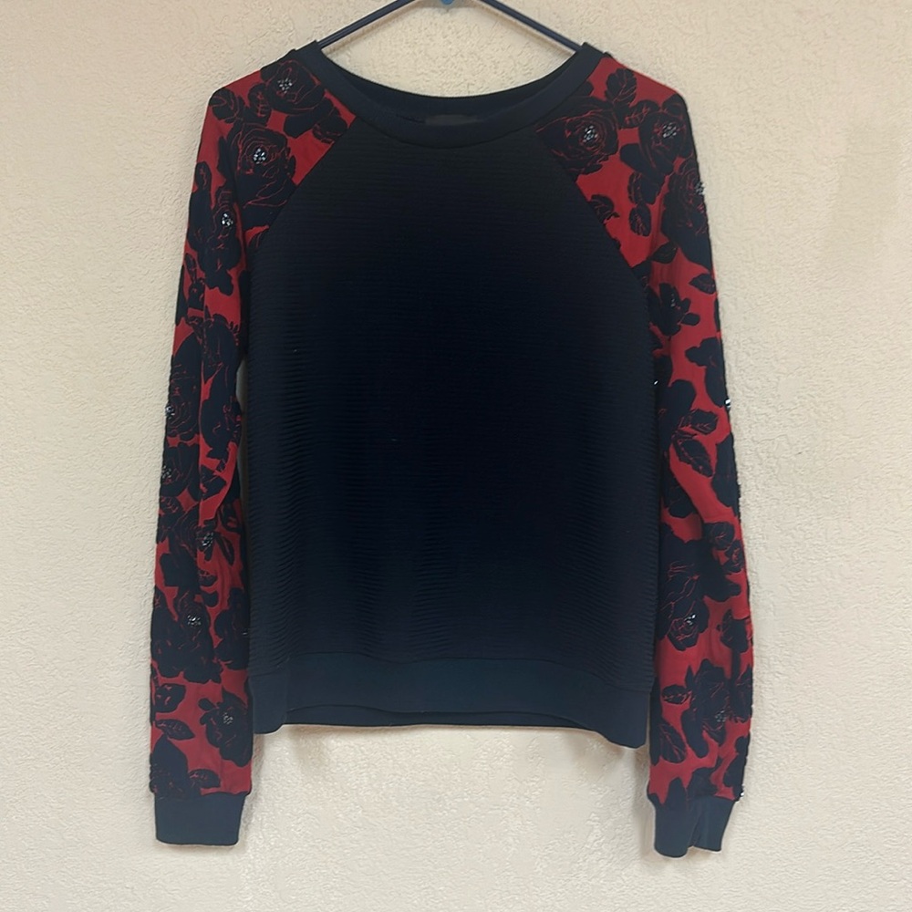 Greylin womans beaded floral sleeve pullover sweatshirt size M